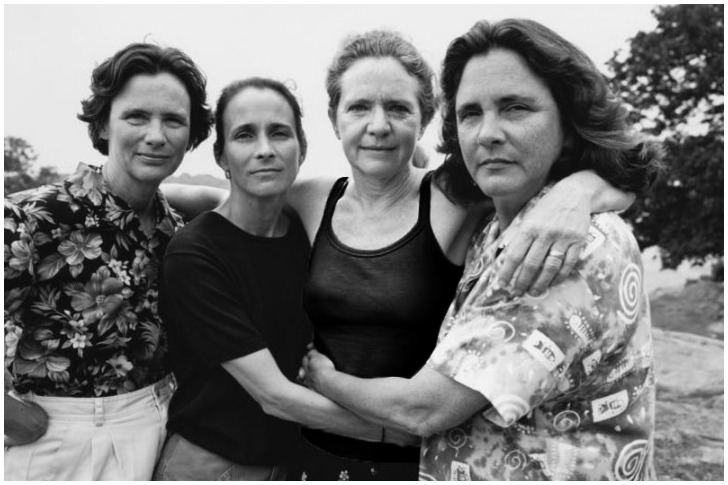 Vier Schwestern machen seit 40 Jahren das gleiche Foto und die